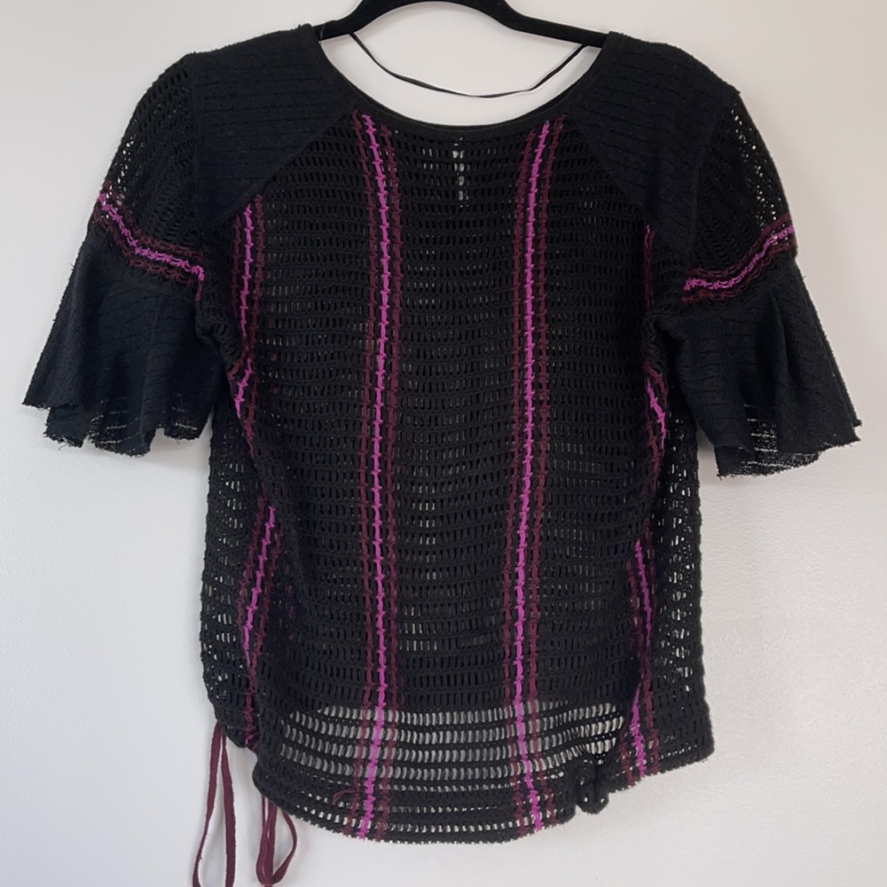Free People lovely top 💗🖤